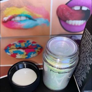 MAC Cosmetics Blue Glass Glitter Pigment